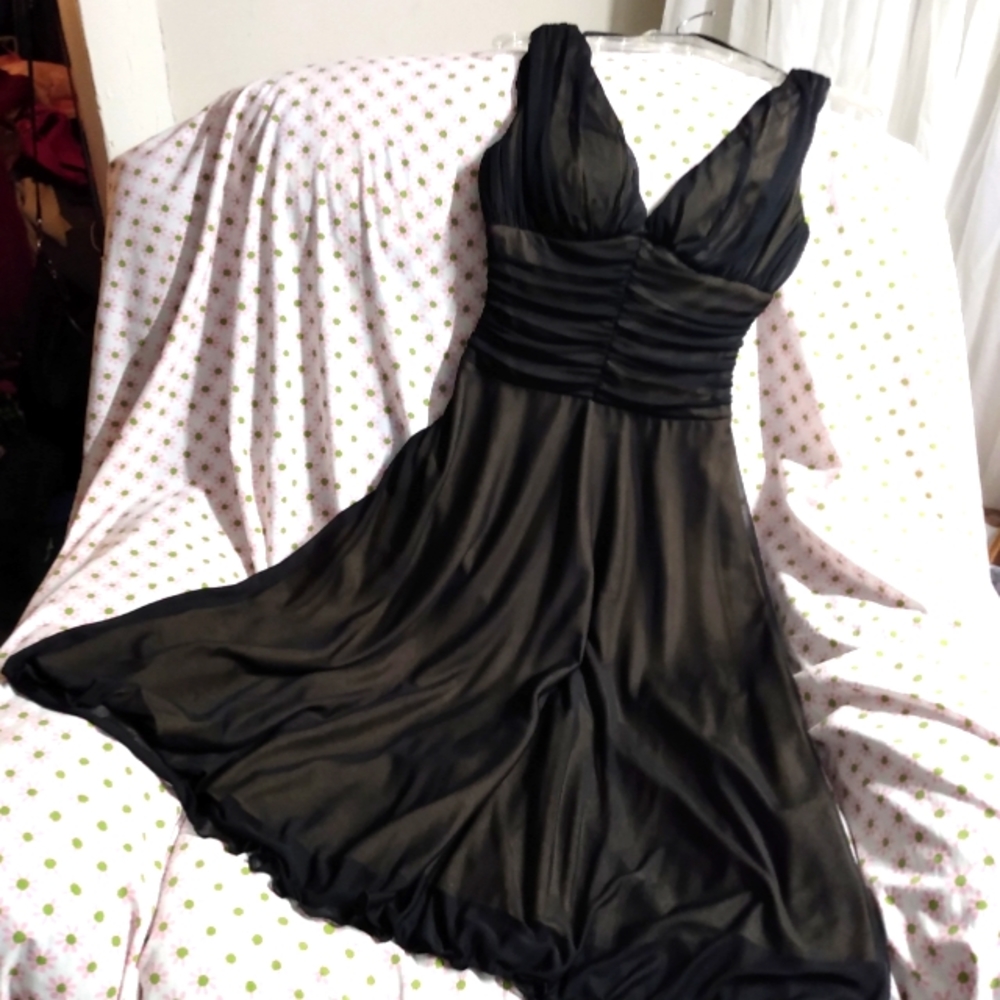 Vintage looking cocktail dress from connected